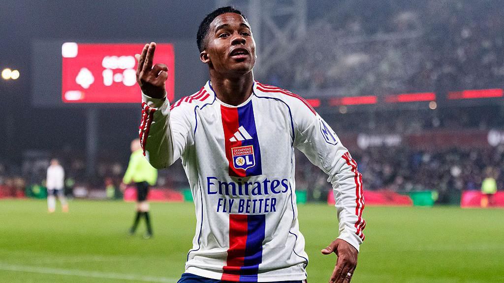 ARSENAL PANTAU SITUASI ENDRICK DI LYON